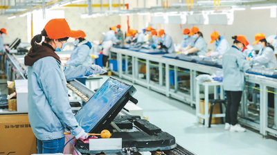 大屏低价时代 智能电视为何越来越便宜？